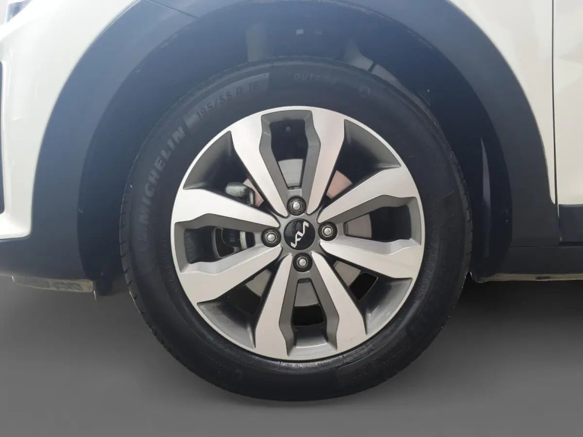 1.0 T-GDi MHEV DynamicPlusLine | Stoel en stuurverwarming | Climate control | Navigatie | Camera | Keyless met startknop | Apple Carplay / Android Auto |