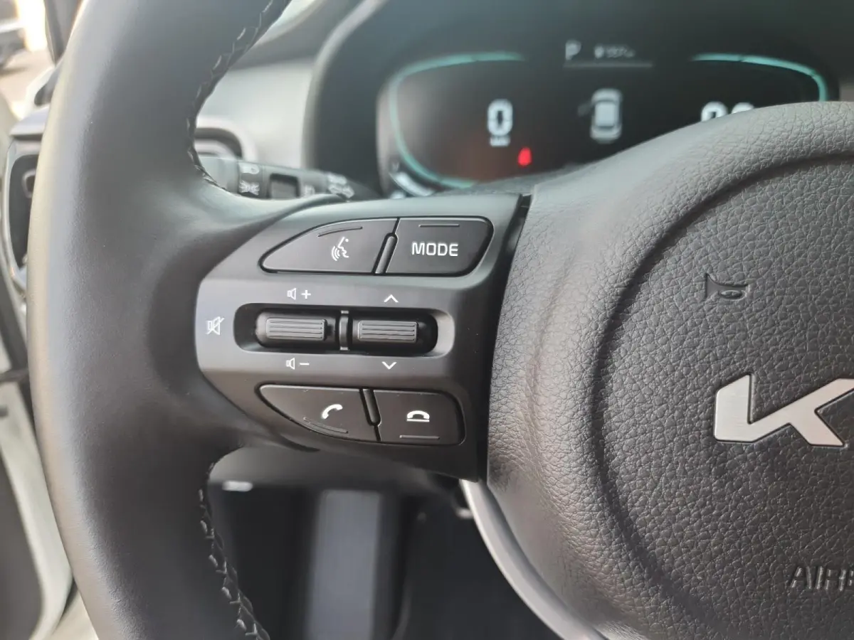 1.0 T-GDi MHEV DynamicPlusLine | Stoel en stuurverwarming | Climate control | Navigatie | Camera | Keyless met startknop | Apple Carplay / Android Auto |