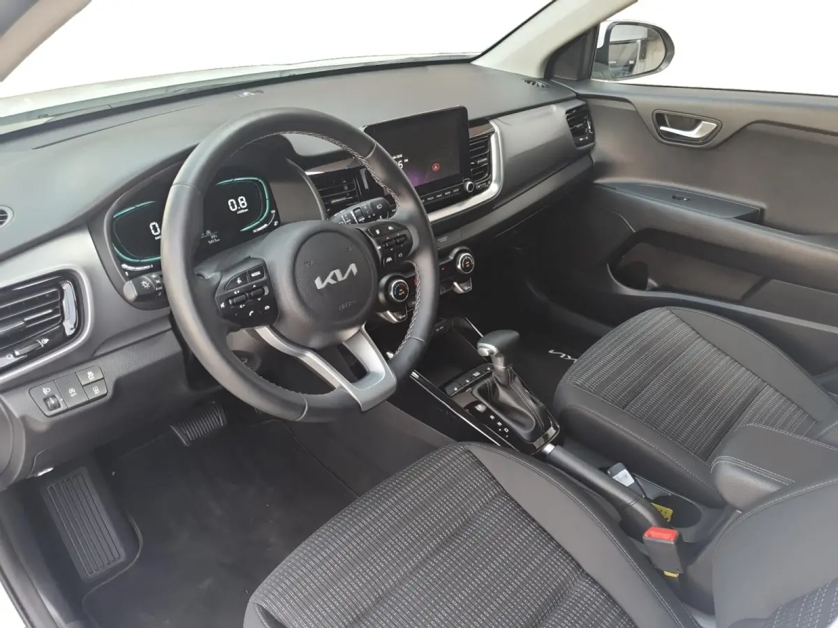 1.0 T-GDi MHEV DynamicPlusLine | Stoel en stuurverwarming | Climate control | Navigatie | Camera | Keyless met startknop | Apple Carplay / Android Auto |