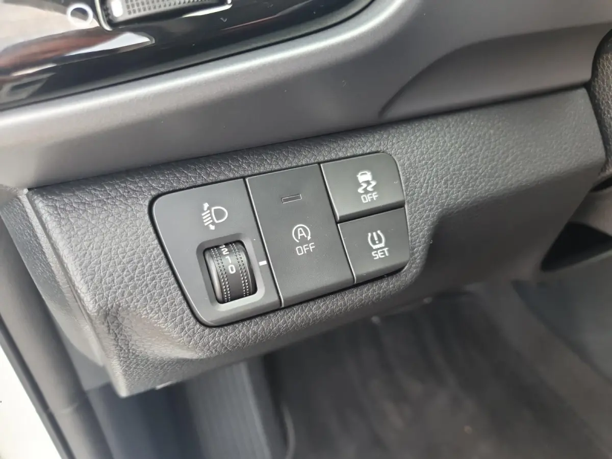 1.0 T-GDi MHEV DynamicPlusLine | Stoel en stuurverwarming | Climate control | Navigatie | Camera | Keyless met startknop | Apple Carplay / Android Auto |