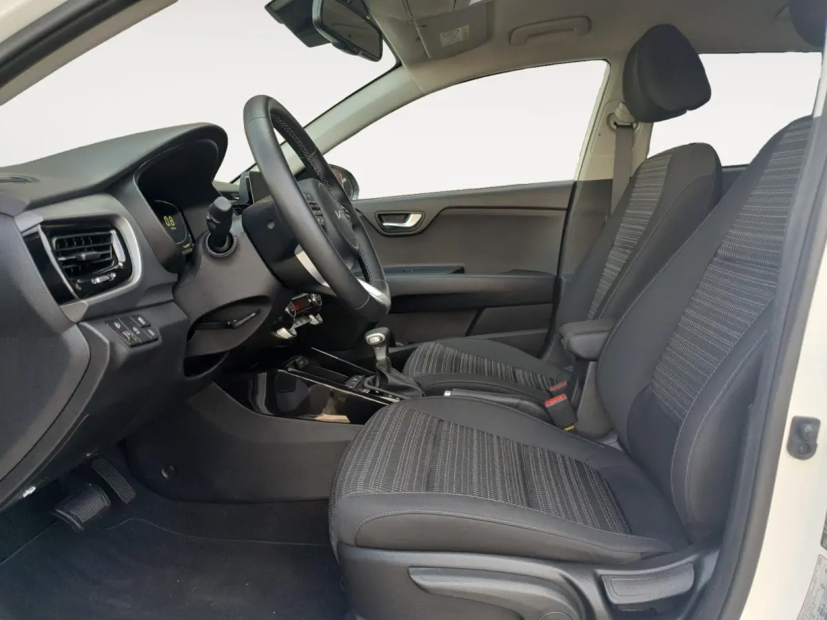 1.0 T-GDi MHEV DynamicPlusLine | Stoel en stuurverwarming | Climate control | Navigatie | Camera | Keyless met startknop | Apple Carplay / Android Auto |