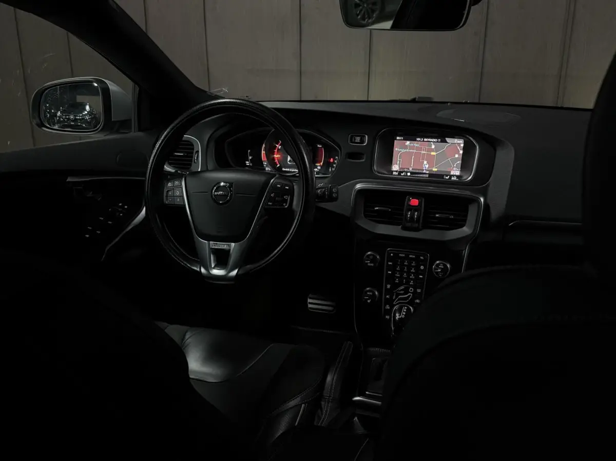 1.5 T3 R-Design|PANO|KEYLESS|A.CAM|LED|HK|STOELVM