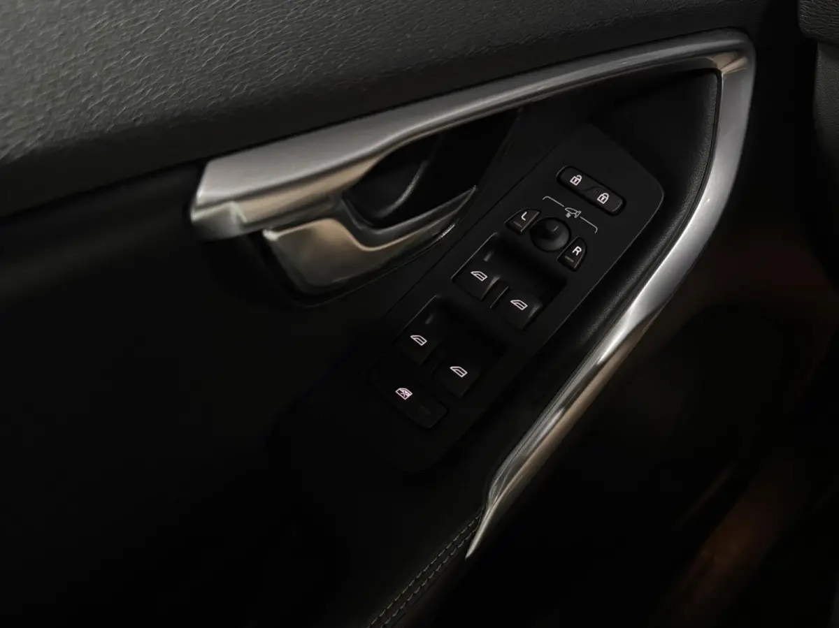1.5 T3 R-Design|PANO|KEYLESS|A.CAM|LED|HK|STOELVM