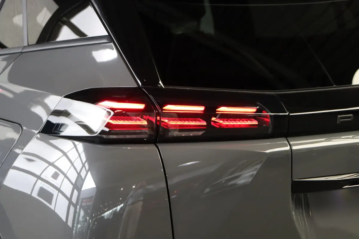 1.2 Hybrid 145 Allure 2+6 jaar Garantie / NIEUW
