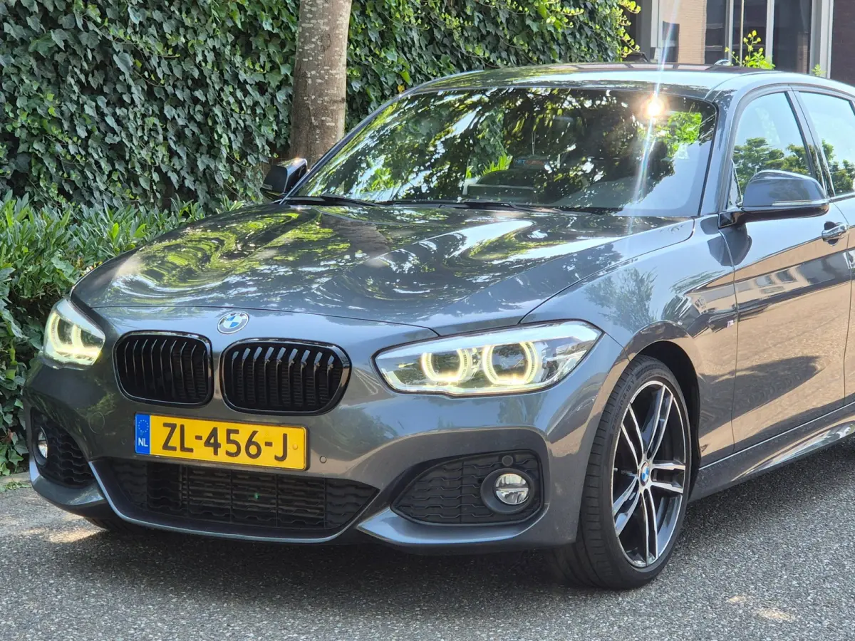 M Sport Edition Apple CarPlay LM Velgen Trekhaak LED NAP Black Panel dash 118i M Sport Edition
