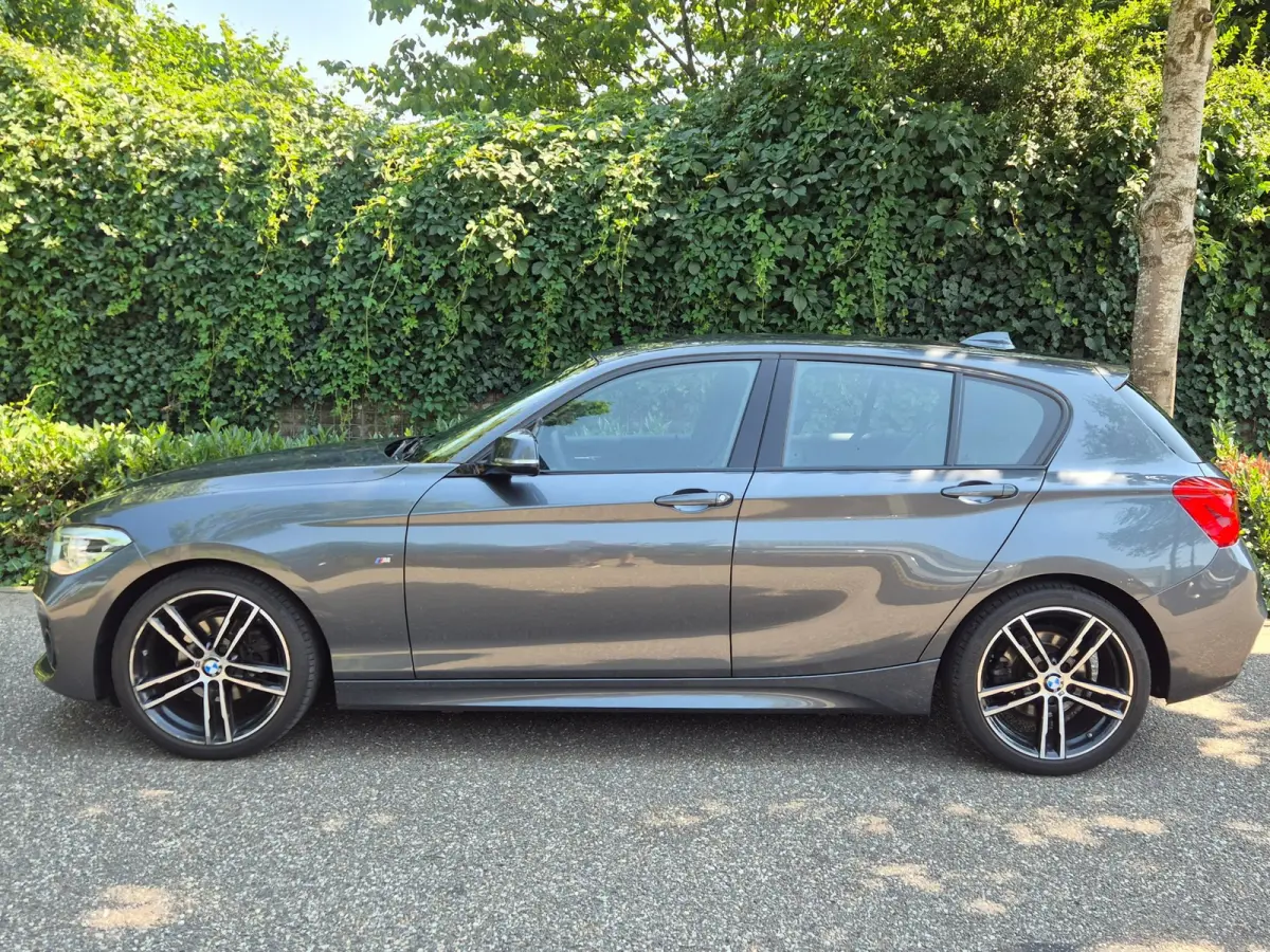 M Sport Edition Apple CarPlay LM Velgen Trekhaak LED NAP Black Panel dash 118i M Sport Edition