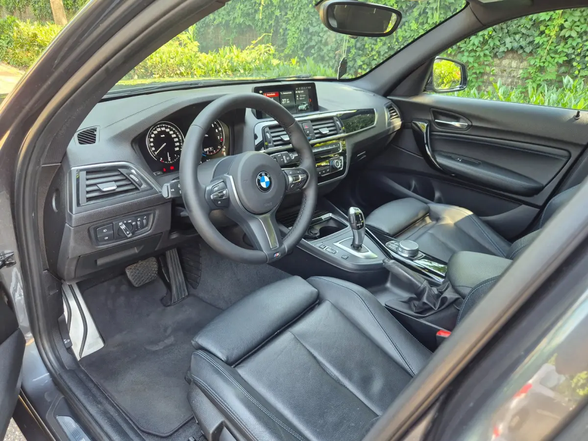 M Sport Edition Apple CarPlay LM Velgen Trekhaak LED NAP Black Panel dash 118i M Sport Edition