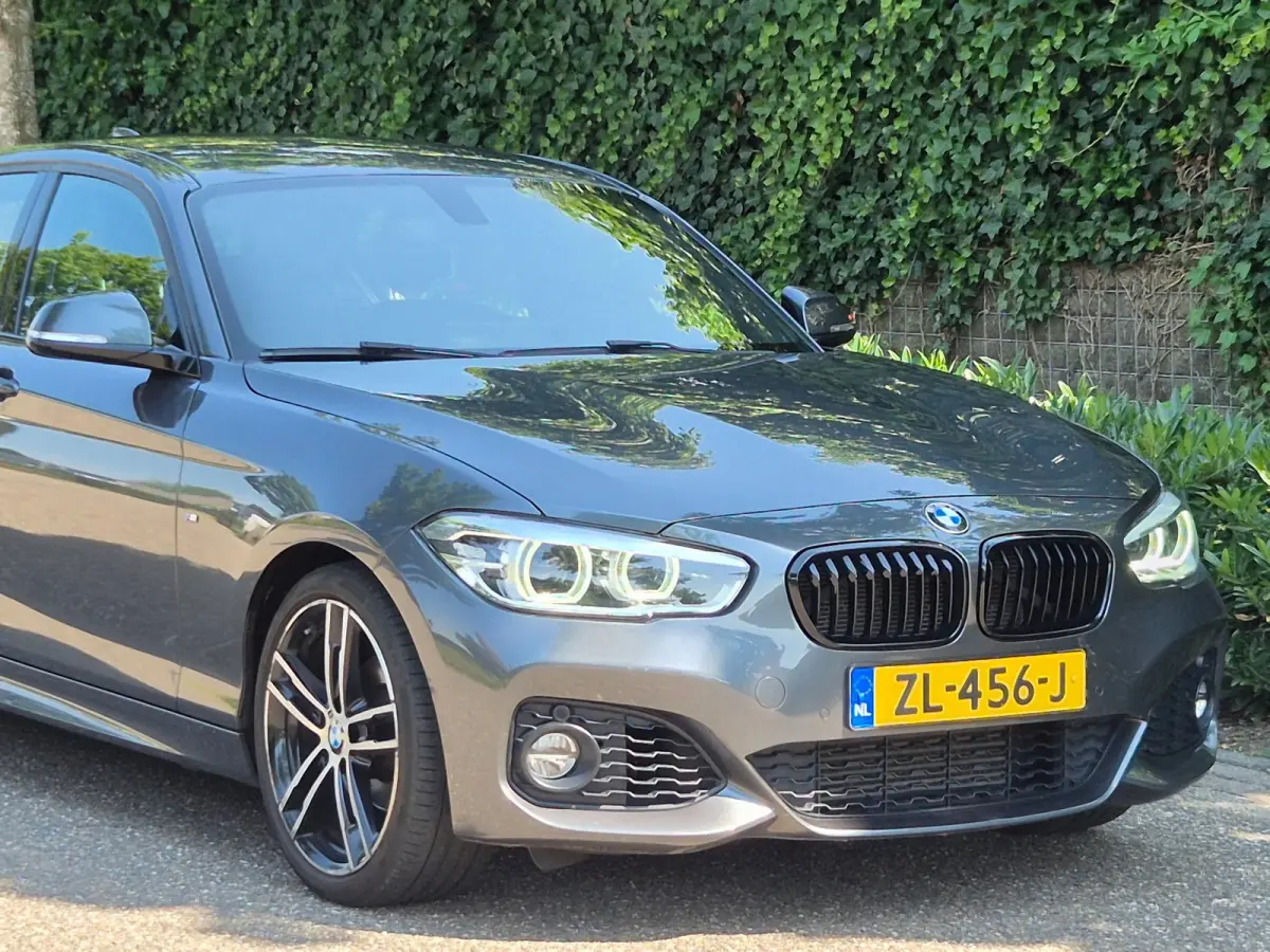 M Sport Edition Apple CarPlay LM Velgen Trekhaak LED NAP Black Panel dash 118i M Sport Edition