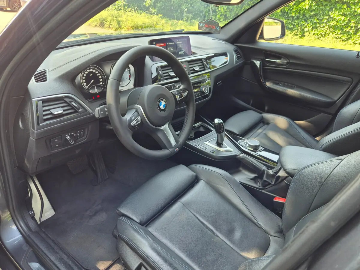 M Sport Edition Apple CarPlay LM Velgen Trekhaak LED NAP Black Panel dash 118i M Sport Edition
