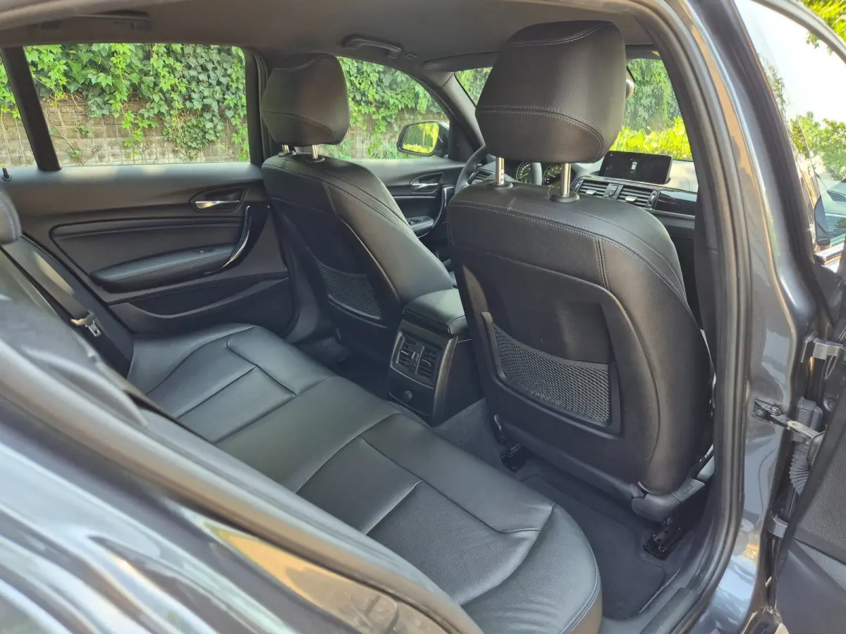 M Sport Edition Apple CarPlay LM Velgen Trekhaak LED NAP Black Panel dash 118i M Sport Edition