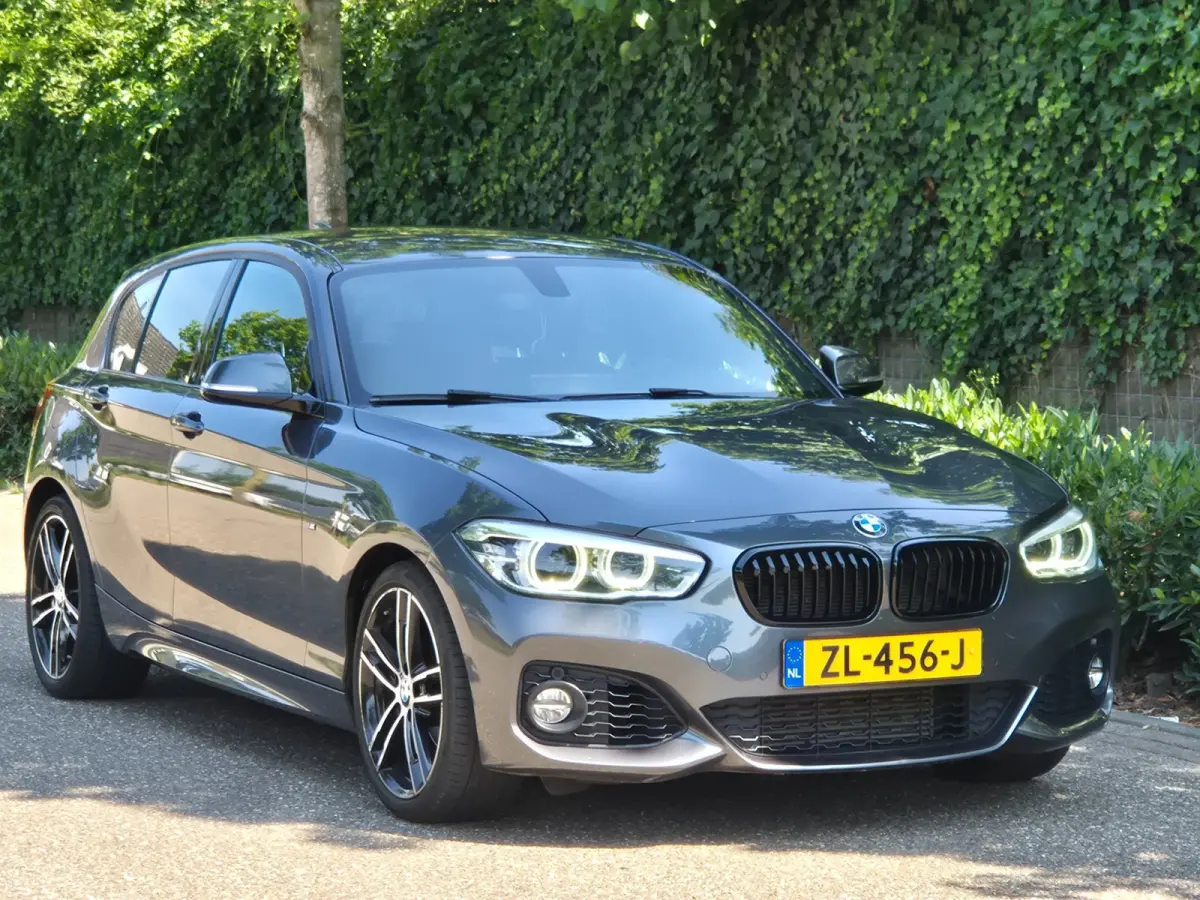 M Sport Edition Apple CarPlay LM Velgen Trekhaak LED NAP Black Panel dash 118i M Sport Edition