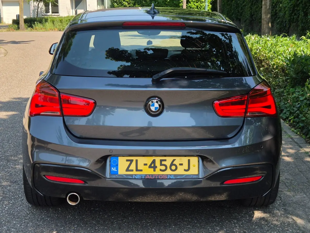 M Sport Edition Apple CarPlay LM Velgen Trekhaak LED NAP Black Panel dash 118i M Sport Edition