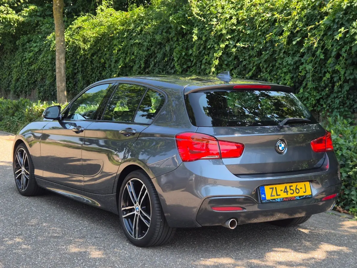 M Sport Edition Apple CarPlay LM Velgen Trekhaak LED NAP Black Panel dash 118i M Sport Edition