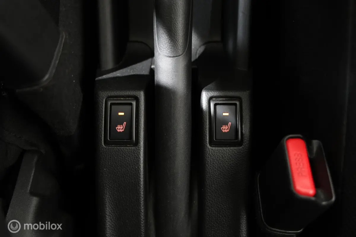 1.2 Comfort Smart Hybrid - Stoelverwarming - Camera - Navigatie