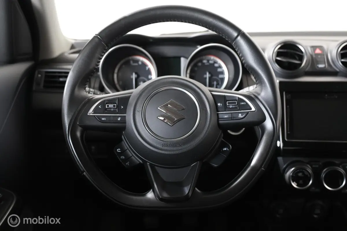 1.2 Comfort Smart Hybrid - Stoelverwarming - Camera - Navigatie