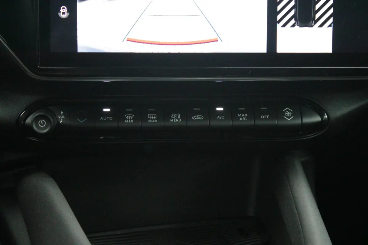 ELETTRICA SPECIALE 156PK 54 kWh | WARMTEPOMP | TECHNOLOGIE PAKKET (O.A. FULL LED ADAPTIVE MATRIX KOPLAMPEN/DODEHOEK DETECTIE/DRAADLOZE TELEFOONLADER/ACHTERUITRIJ CAMERA/PARKEERSENSOREN VOOR,