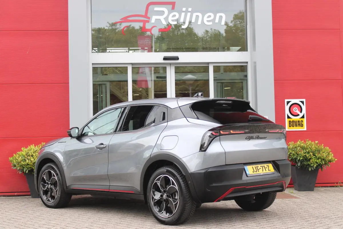 ELETTRICA SPECIALE 156PK 54 kWh | WARMTEPOMP | TECHNOLOGIE PAKKET (O.A. FULL LED ADAPTIVE MATRIX KOPLAMPEN/DODEHOEK DETECTIE/DRAADLOZE TELEFOONLADER/ACHTERUITRIJ CAMERA/PARKEERSENSOREN VOOR,