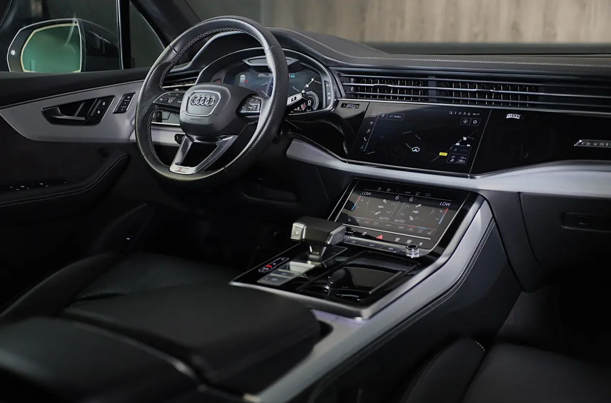 55 TFSI Quattro SQ7 Look / 7 Persoons / RS Zetels / Head Up / Open Pano / Acc / Memory / Dode Hoek / 23 Inch / Trekhaak