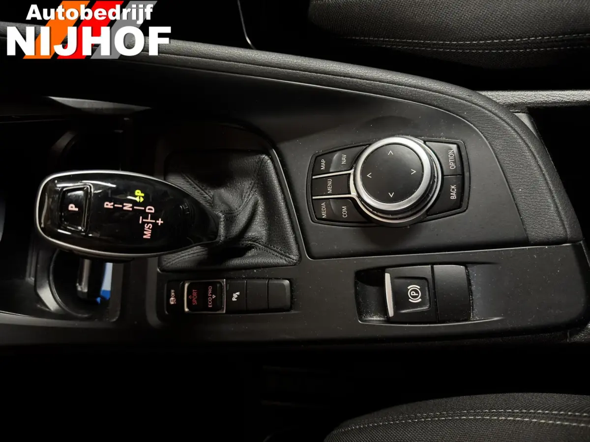 sDrive18i Executive Automaat