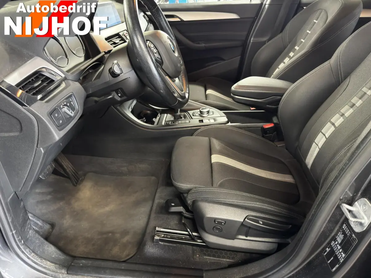 sDrive18i Executive Automaat