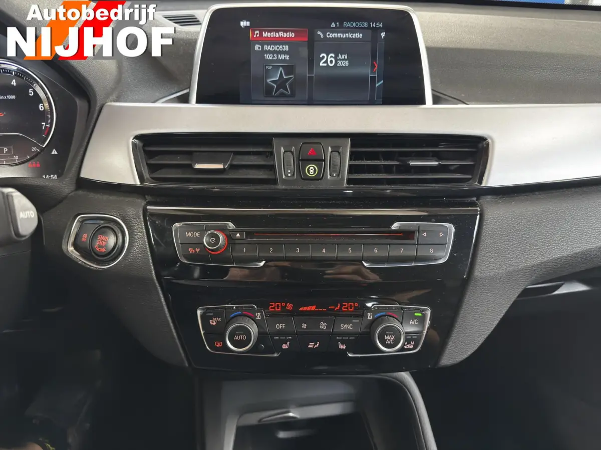 sDrive18i Executive Automaat