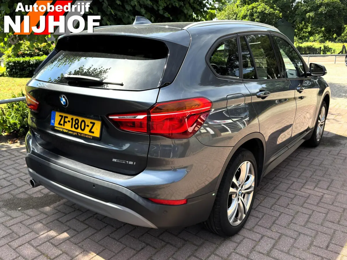 sDrive18i Executive Automaat