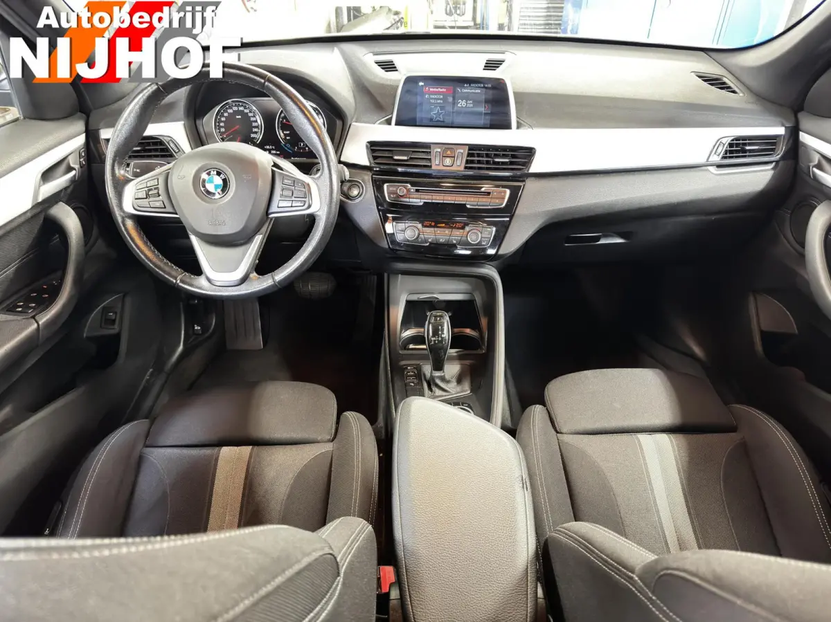 sDrive18i Executive Automaat