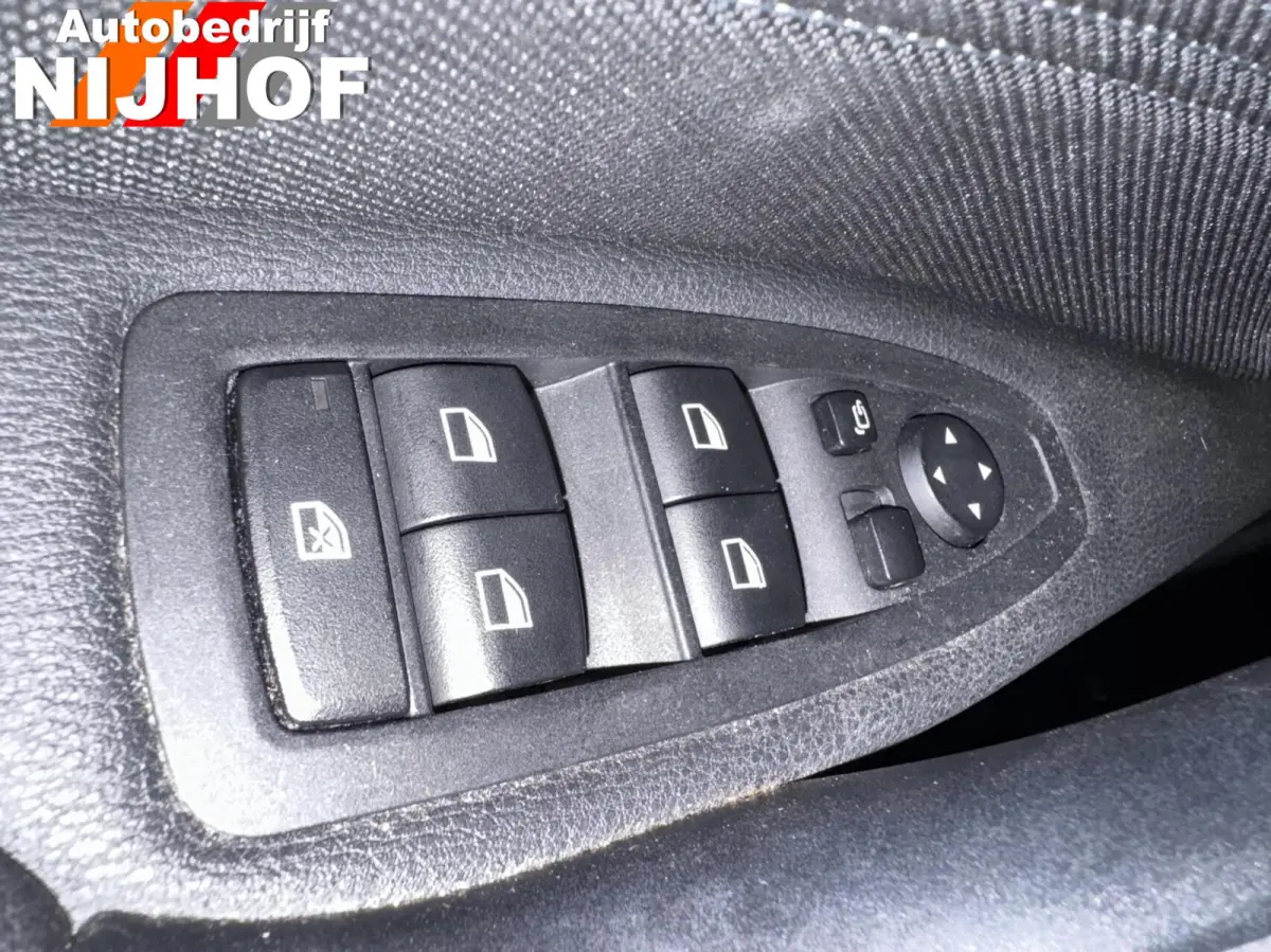 sDrive18i Executive Automaat