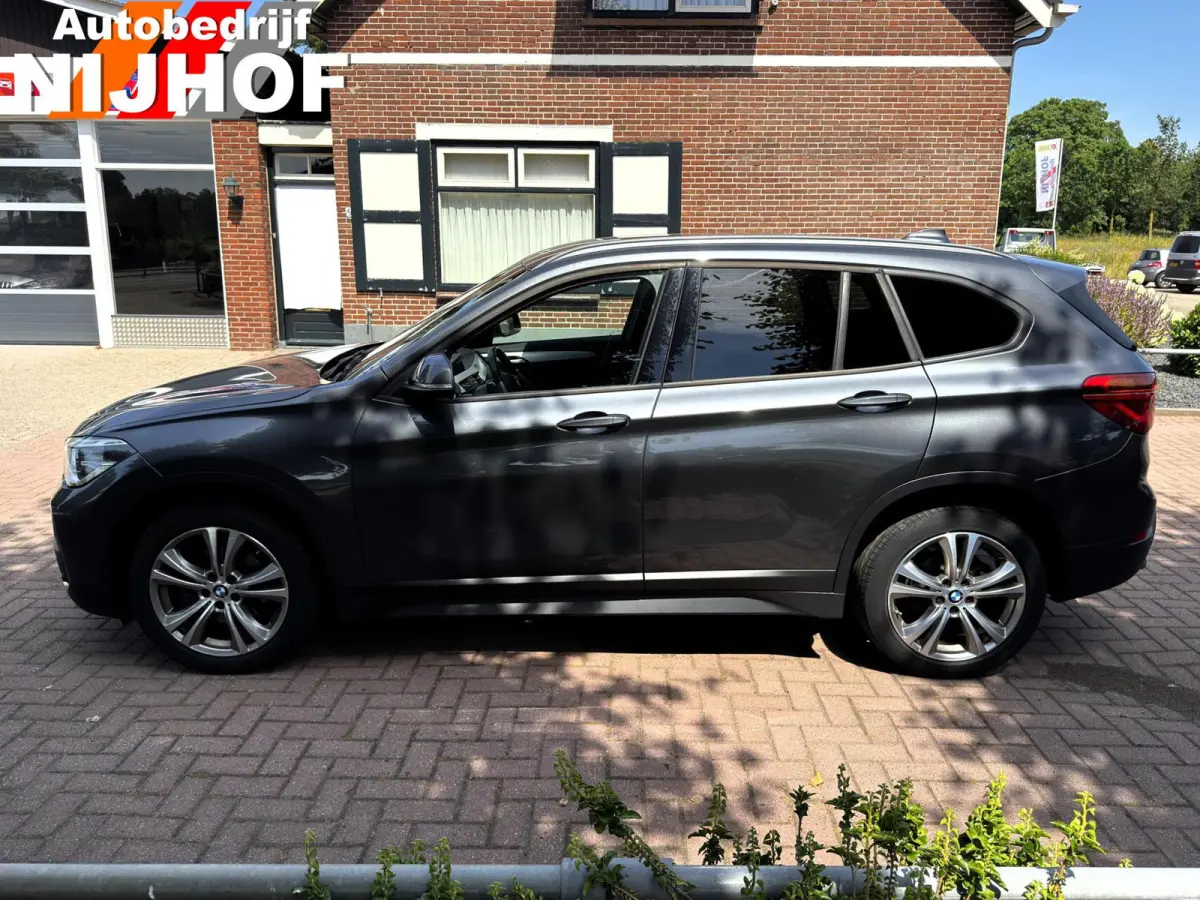 sDrive18i Executive Automaat