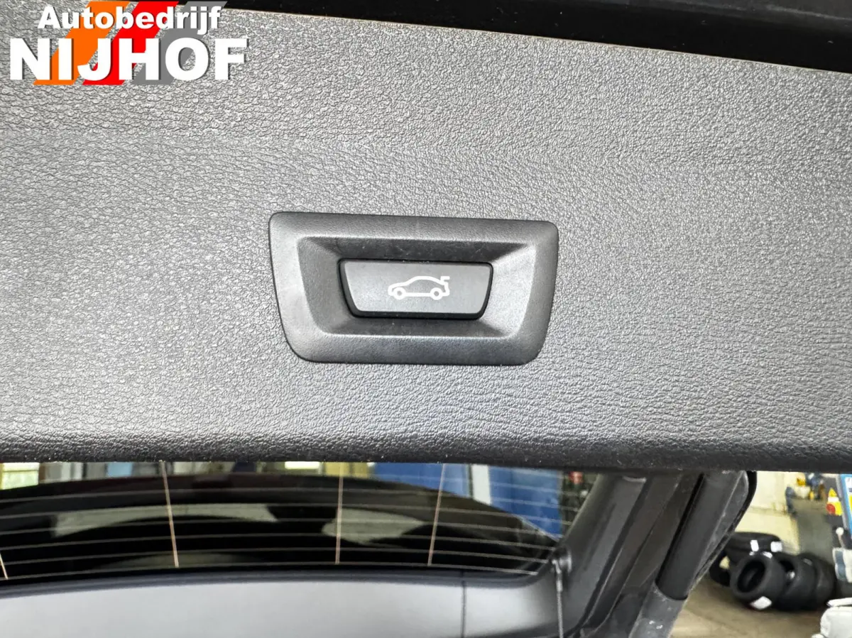 sDrive18i Executive Automaat