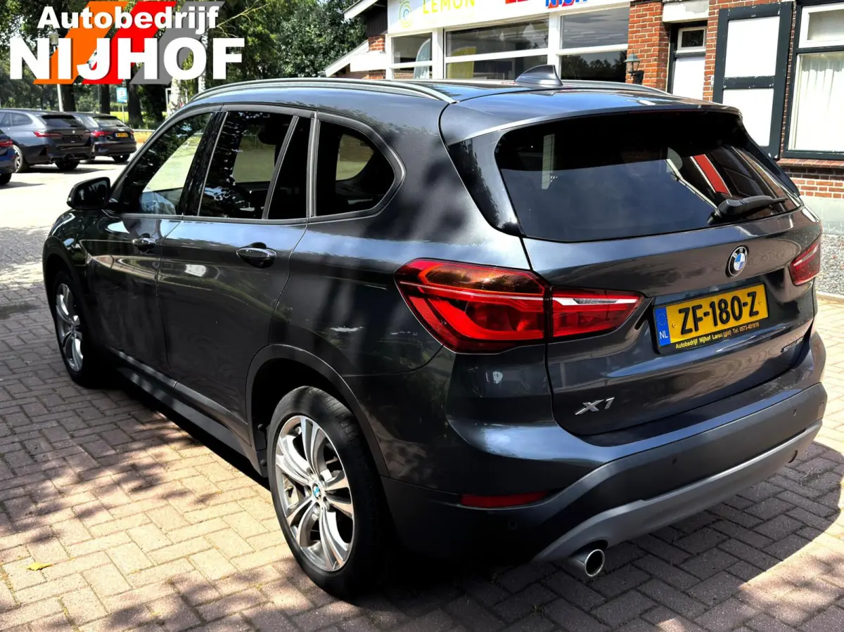 sDrive18i Executive Automaat