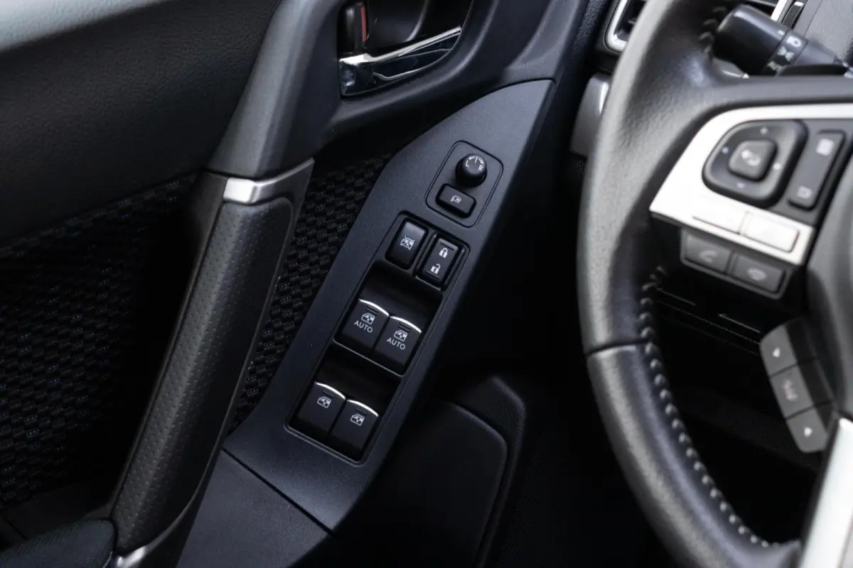 2.0 CVT Luxury | Trekhaak | Panoramadak | BI-LED |