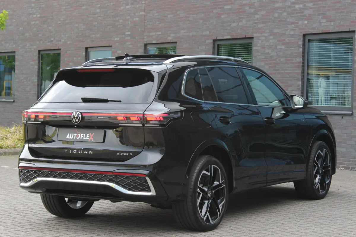 1.5 eHybrid R-Line Edition