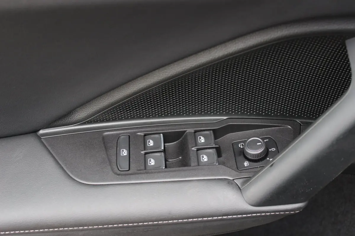 1.5 eHybrid R-Line Edition