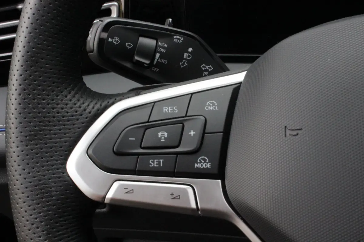 1.5 eHybrid R-Line Edition