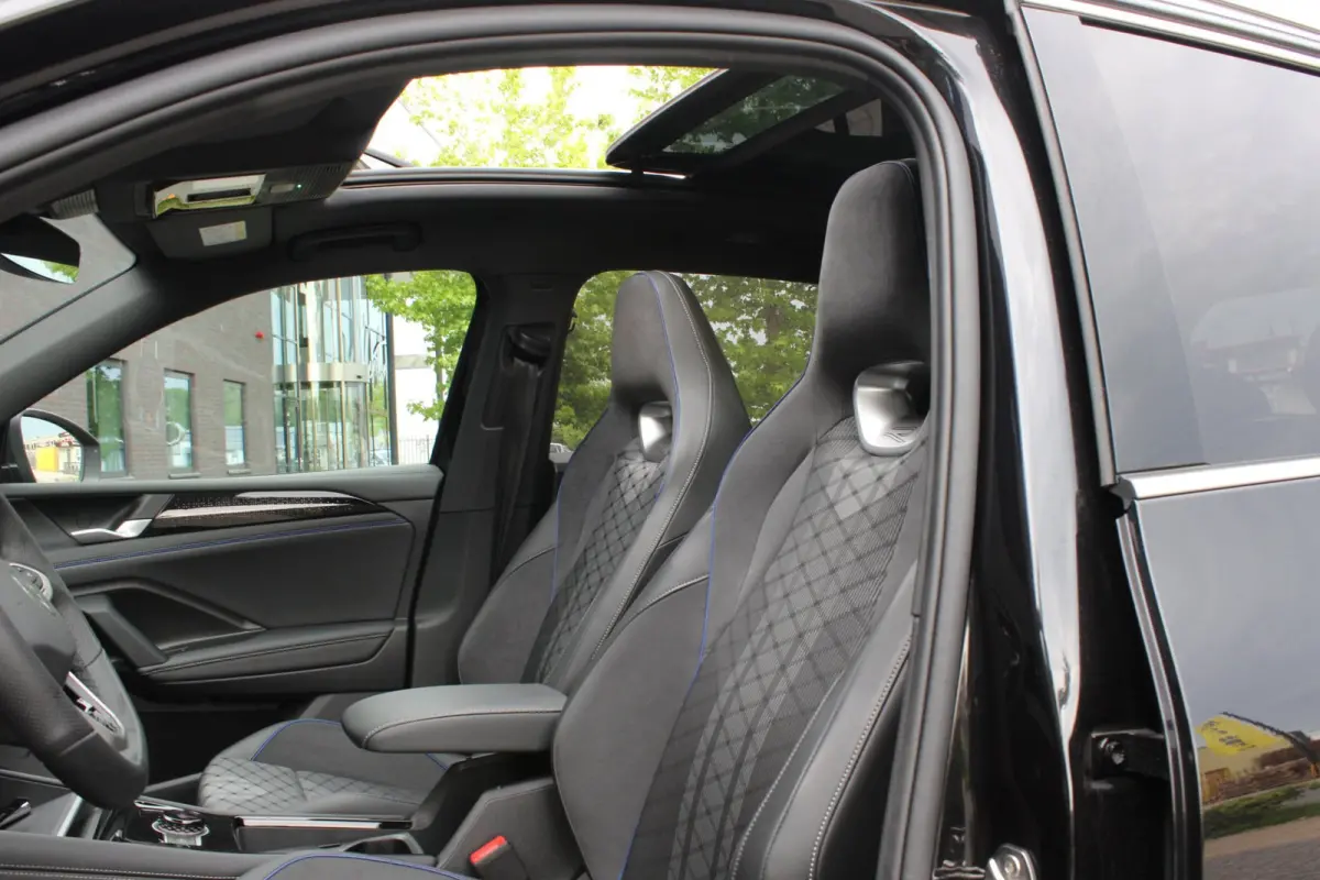 1.5 eHybrid R-Line Edition