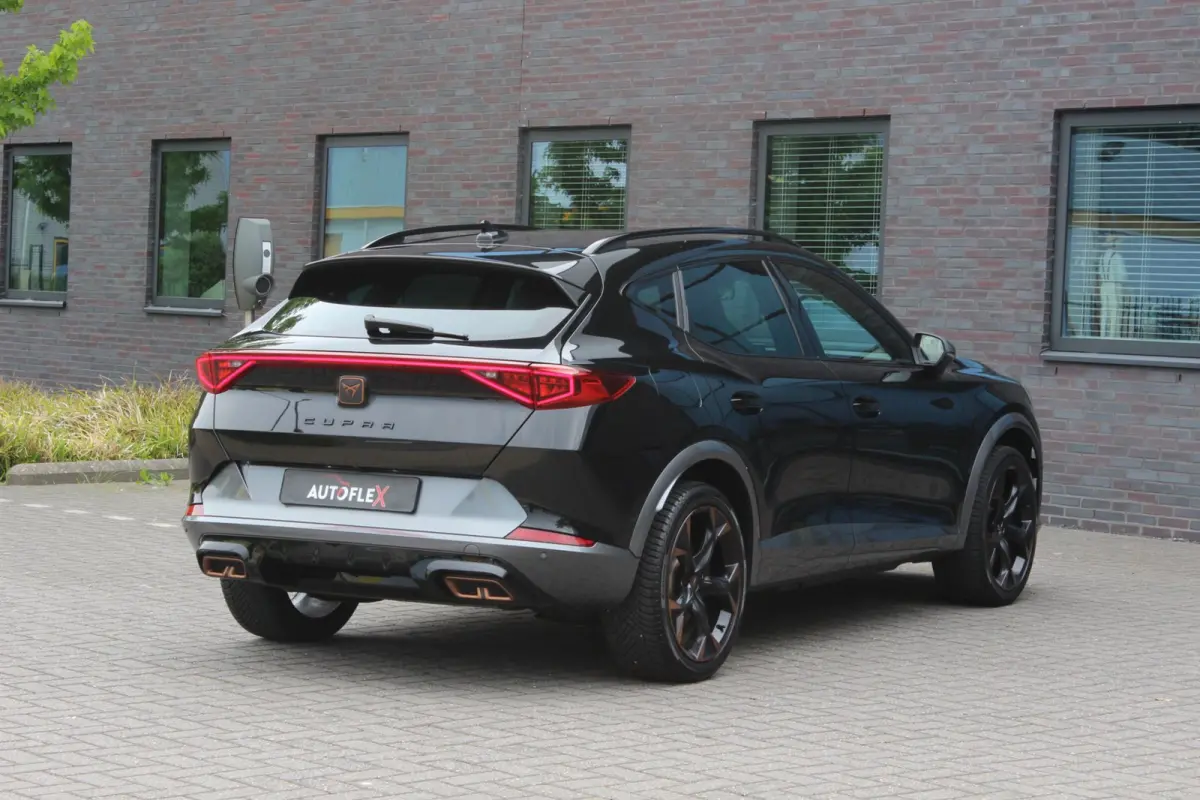 1.4 e-Hybrid Business