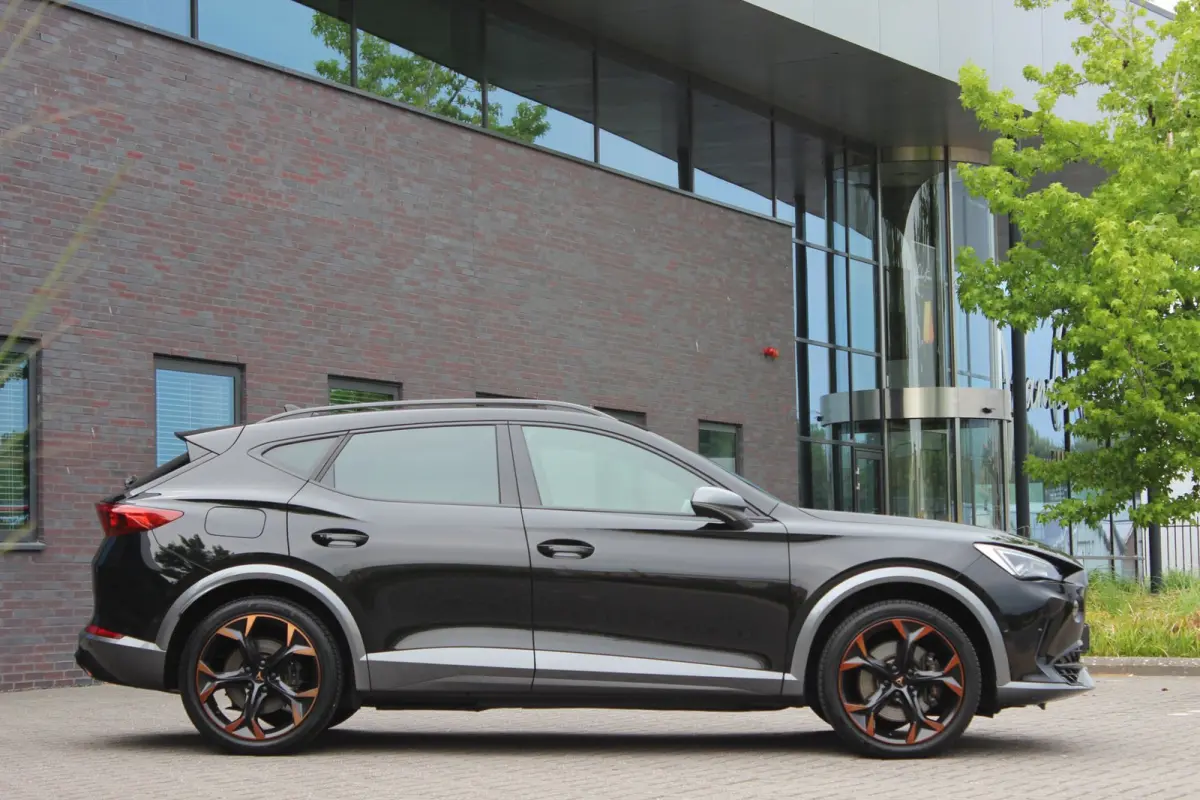 1.4 e-Hybrid Business