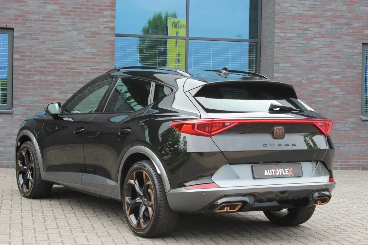 1.4 e-Hybrid Business