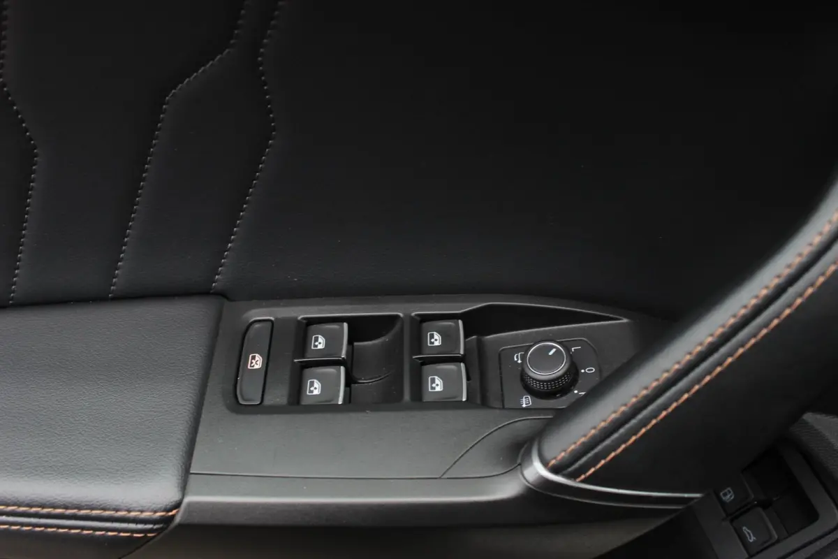 1.4 e-Hybrid Business