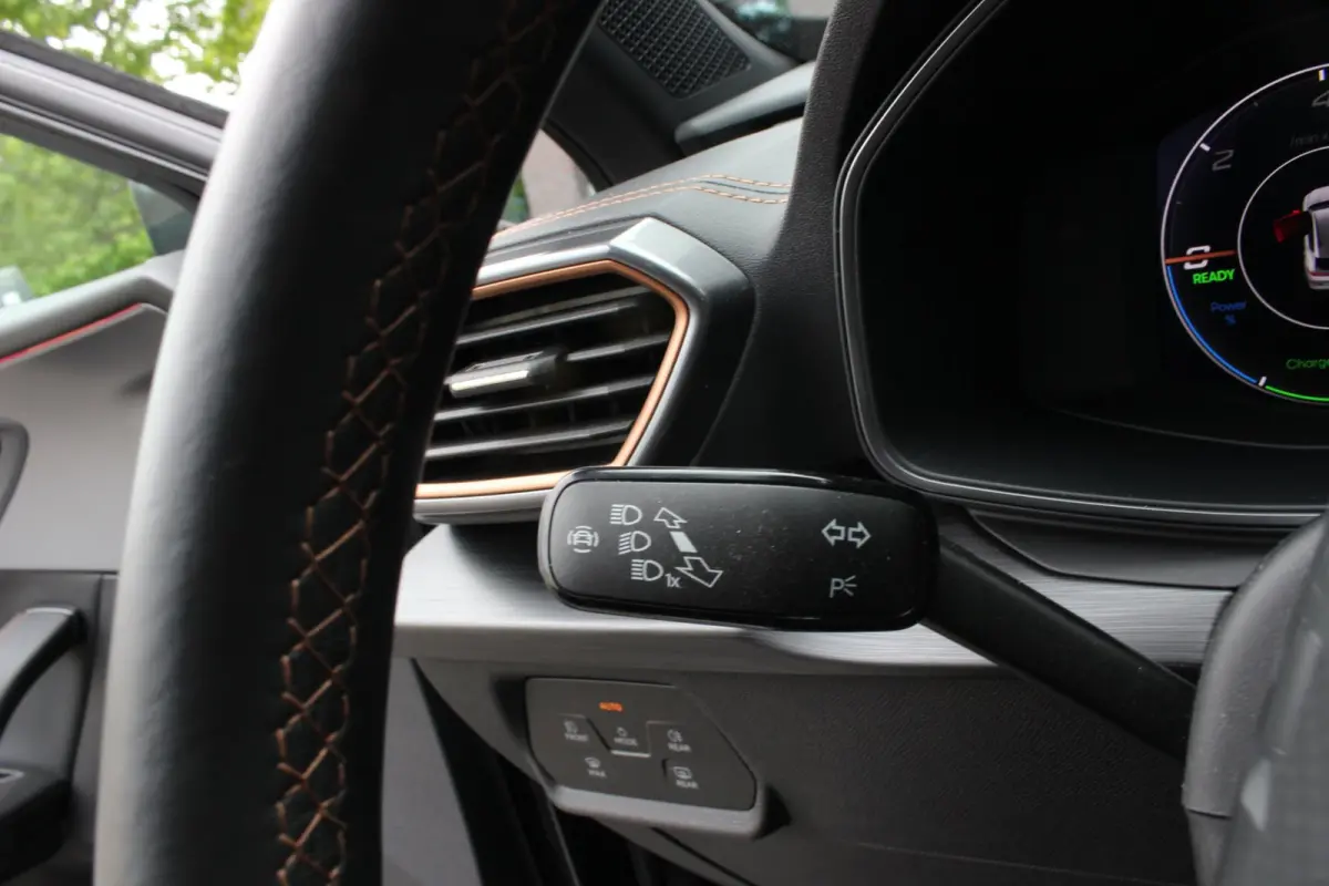 1.4 e-Hybrid Business