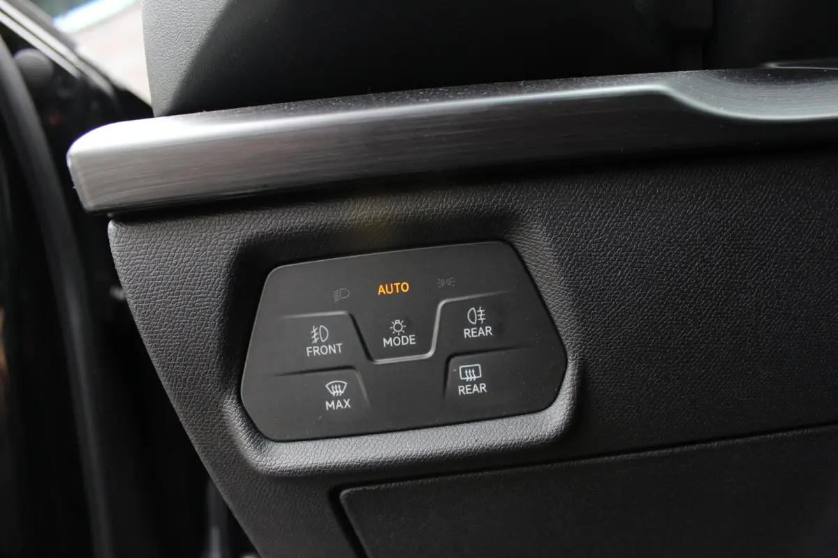 1.4 e-Hybrid Business