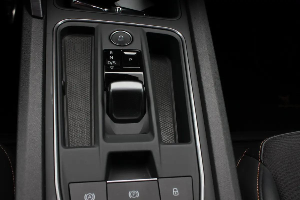 1.4 e-Hybrid Business