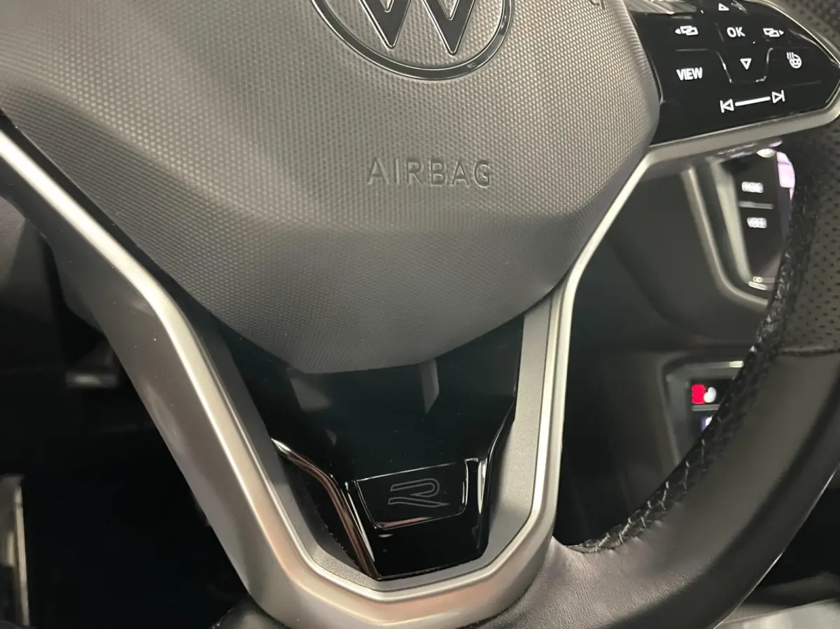 1.4 TSI eHybrid R-Line Business+ Black Style/Cam/ IQ LED/ Keyless