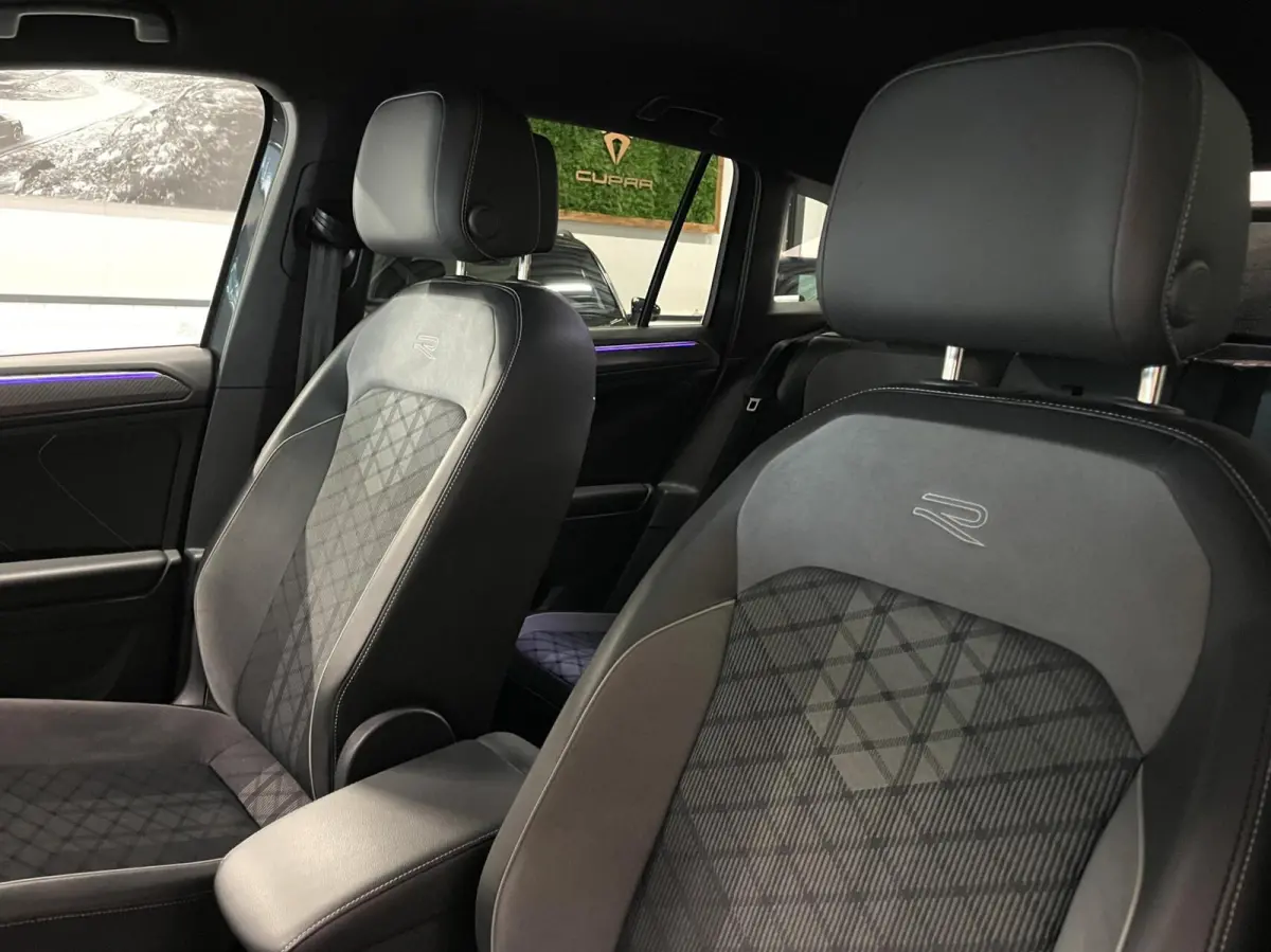1.4 TSI eHybrid R-Line Business+ Black Style/Cam/ IQ LED/ Keyless