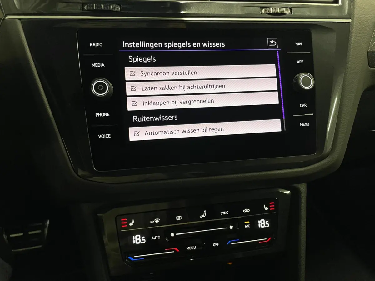 1.4 TSI eHybrid R-Line Business+ Black Style/Cam/ IQ LED/ Keyless