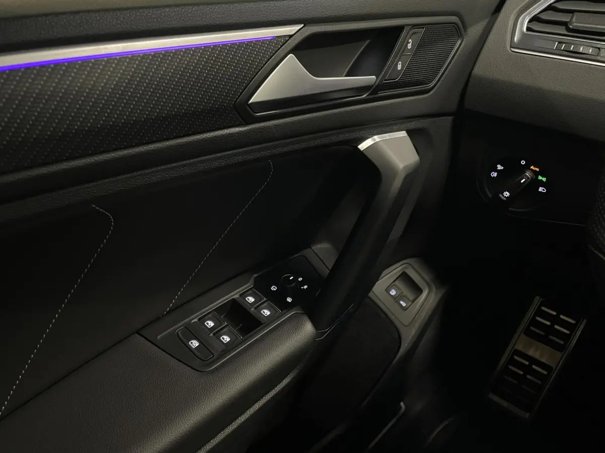 1.4 TSI eHybrid R-Line Business+ Black Style/Cam/ IQ LED/ Keyless