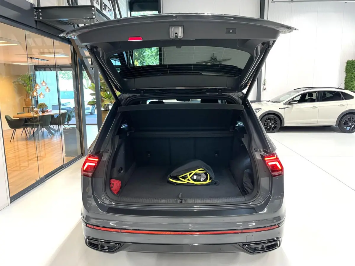 1.4 TSI eHybrid R-Line Business+ Black Style/Cam/ IQ LED/ Keyless