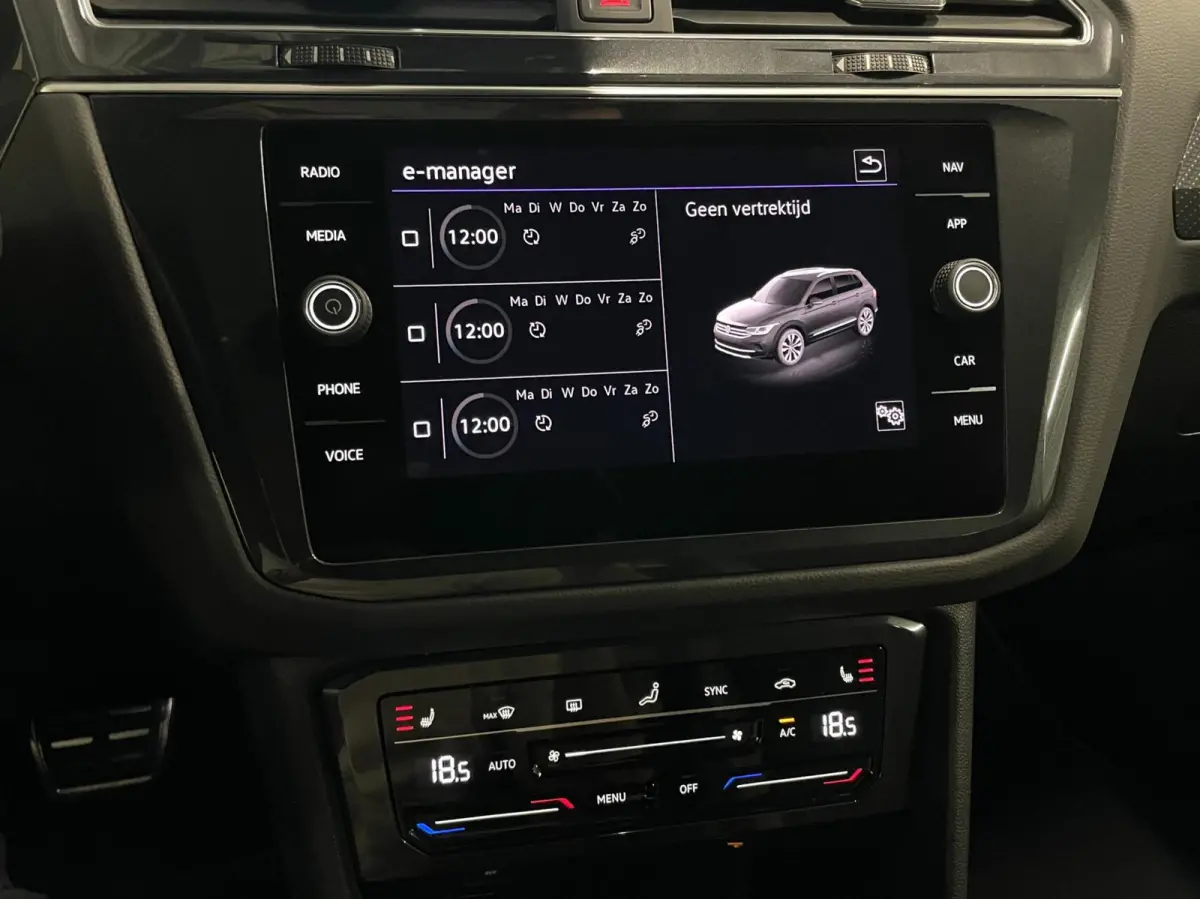 1.4 TSI eHybrid R-Line Business+ Black Style/Cam/ IQ LED/ Keyless