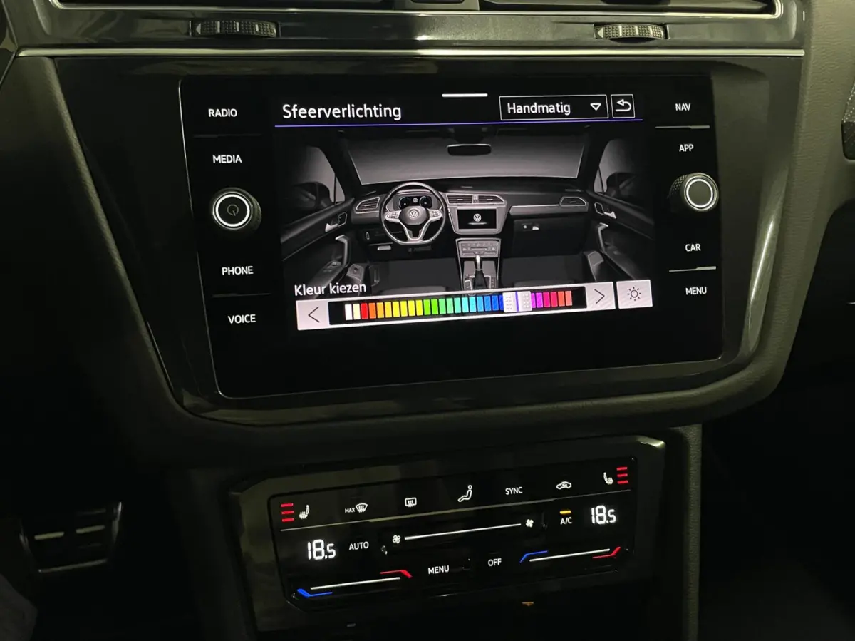 1.4 TSI eHybrid R-Line Business+ Black Style/Cam/ IQ LED/ Keyless